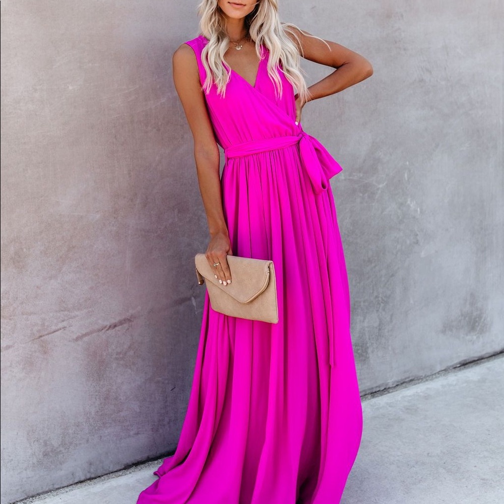 [VICI] ‘Diana’ Fuschia Sleeveless Maxi Dress - S